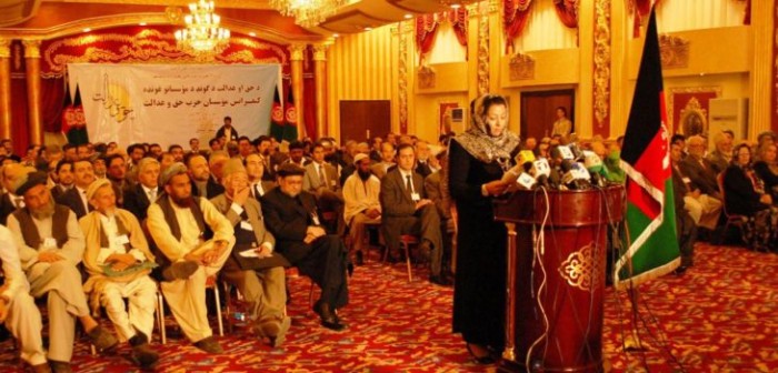 Diputada afgana reveló desesperada medida que tomó para evitar ser violada por su esposo