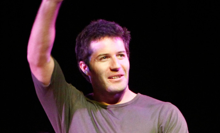 Cristián Arriagada sacó carcajadas en Instagram con divertido baile a lo Luis Miguel