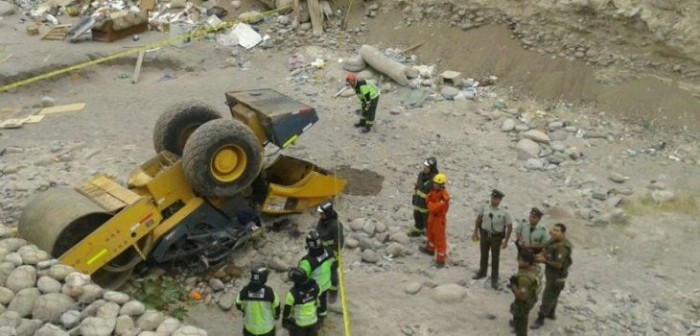 Un trabajador muere tras caer 50 metros junto a la aplanadora que conducía en Arica