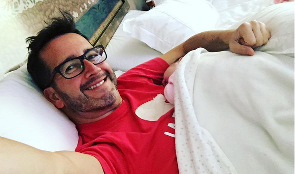 Eduardo Fuentes comparte emotivo mensaje para celebrar el primer mes de su hija