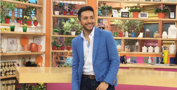 Hugo Valencia luce su abdomen en Instagram para mostrar resultados de su lipoescultura