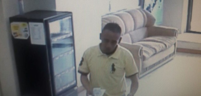 Denuncian a falso recolector de basura que pide recursos en el centro de Los Ángeles