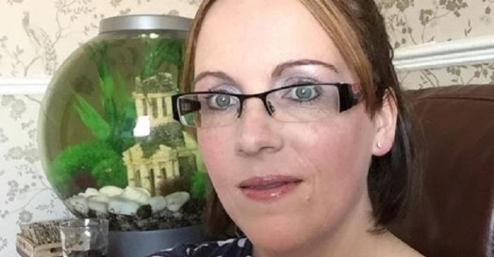 Madre compartió desgarradora foto junto bebé que nació muerto para romper tabú