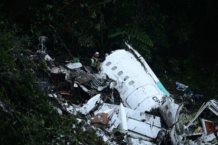Fútbol de luto: 71 muertos y 6 sobrevivientes en accidente de avión del Chapecoense