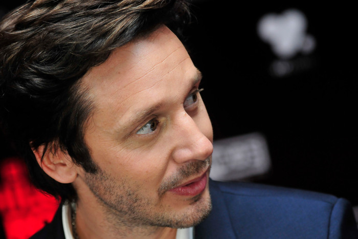 Benja Vicuña celebra cumpleaños con imagen de su infancia: aseguran que hijo es igual a él