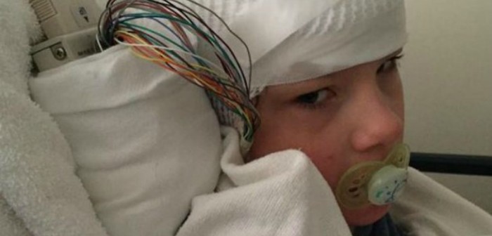 Niño que sufre epilepsia le escribió desgarradora carta al viejito pascuero: quiere vivir