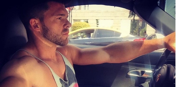 Leandro Penna comparte innovador y especial nuevo tatuaje que le cubre toda su pierna