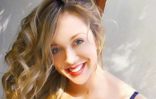 Alba Quezada vuelve a los eventos con sensual show y 30 kilos menos