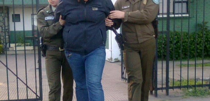 Detienen a mujer acusada de usar extremo método para intentar matar a hijos