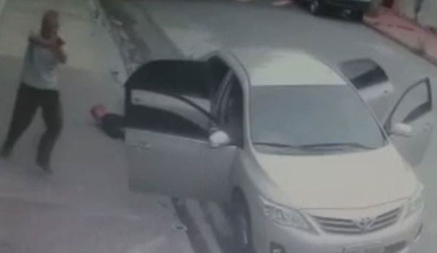 Chofer de Uber asesinó a balazos a tres jóvenes que intentaron asaltarlo