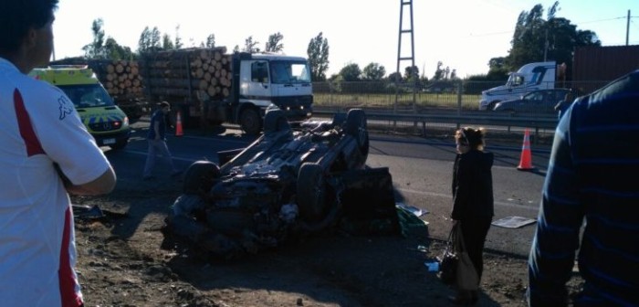 Violento accidente deja un muerto y 4 lesionados en ruta 5 Sur cerca de Los Ángeles