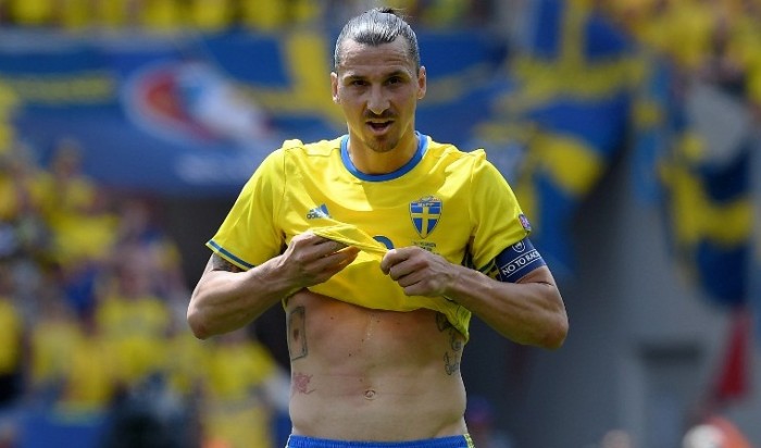 La fría y desafiante locura de 'Navidad' del polémico Zlatan Ibrahimovic