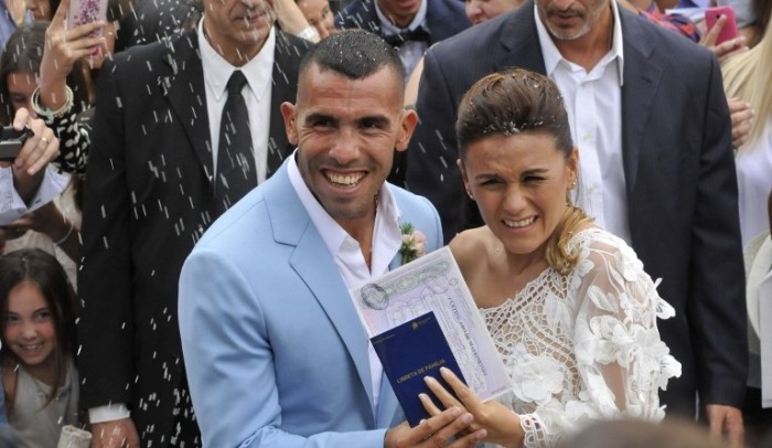 Asaltan en Buenos Aires la casa de Carlos Tevez mientras festeja su boda