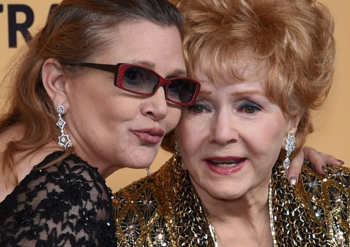 Un día después de su hija: Muere Debbie Reynolds, madre de actriz Carrie Fisher