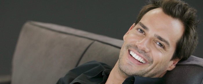 Cristián de la Fuente protagoniza videoclip de la cantante Laura Pausini