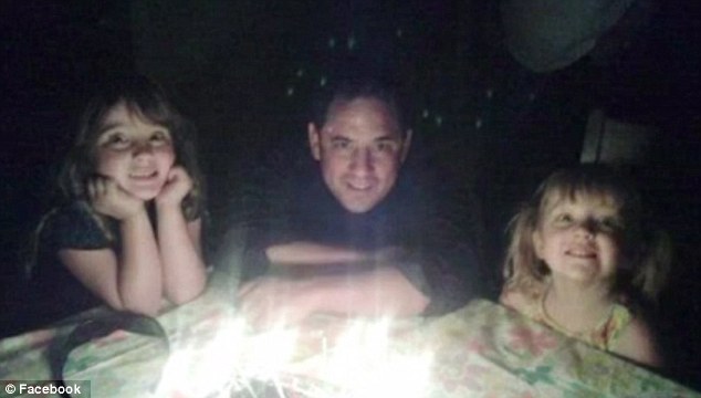 2F9BABFB00000578-0-image-a-7_1451047805654