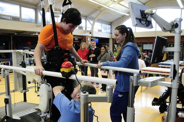 Teletón atiende al 85% de los menores de 24 años con déficit motor