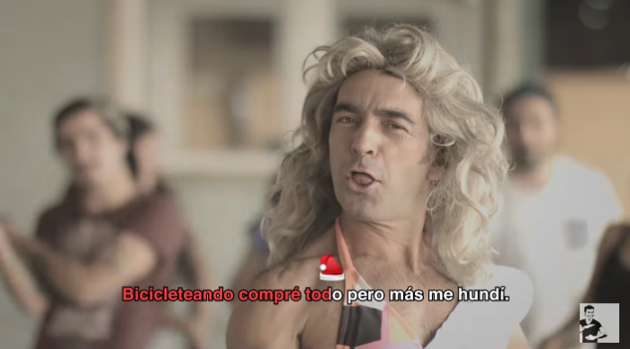 Jorge Alís critica compras navideñas en genial y divertida parodia de 'La Bicicleta'