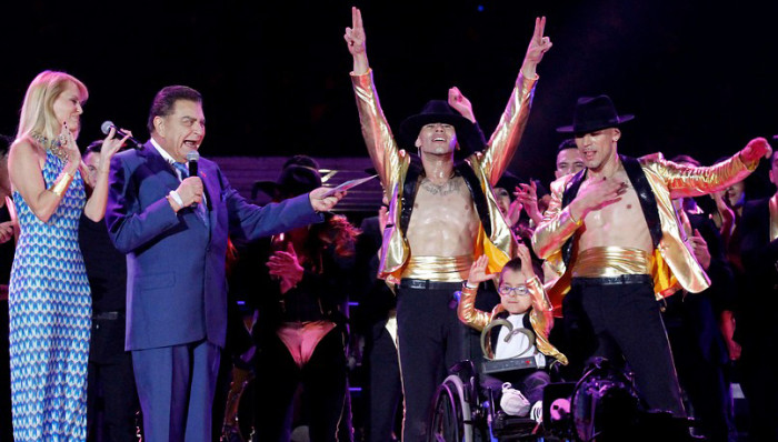 Niño símbolo se despidió de la Teletón con enérgico baile junto a Power Peralta