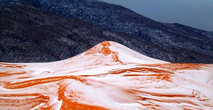 Nieve en el desierto: el asombroso fenómeno que impactó al Sahara tras casi cuatro décadas