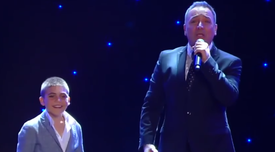 El divertido momento protagonizado por el hijo de Lucho Jara en obertura de la Teletón