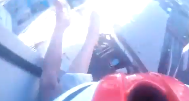 Carabineros de Iquique graba rescate de mujer que iba a lanzarse de un décimo piso