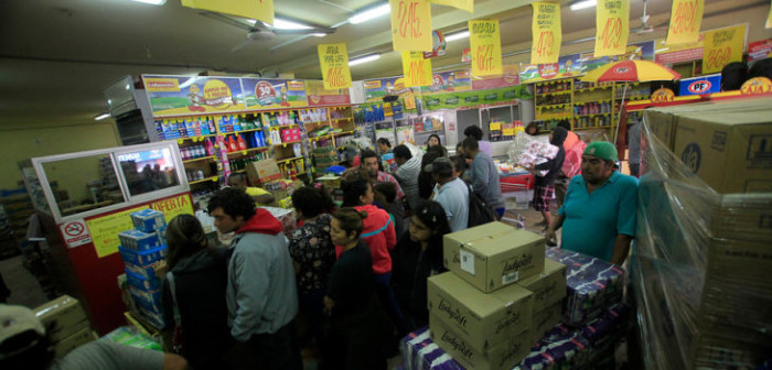 Sujeto aprovechó pánico por terremoto: robó alcohol y cigarros desde minimarket en Quellón