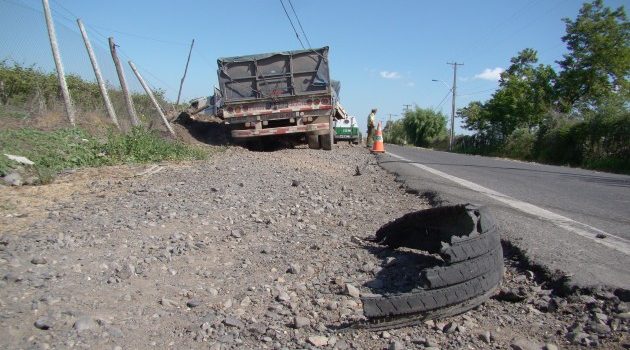 Encuentran a conductor sin signos vitales sentado en su camión: Carabineros lo reanimó