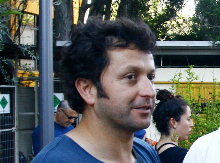 Aseguran que Daniel Alcaíno podría dejar Canal 13 para emigrar a otro canal