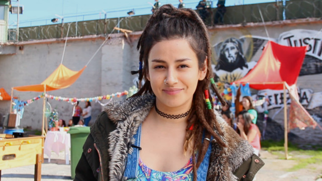 Karla Melo posa semidesnuda para Revista Viernes junto a un significativo mensaje