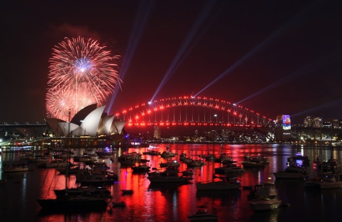 Australia recibió el 2017 con homenaje a David Bowie y Prince