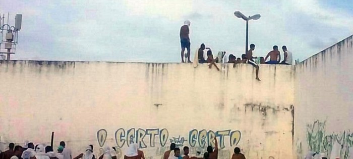 Nuevo motín en cárcel de Brasil deja al menos diez muertos y tres presos decapitados