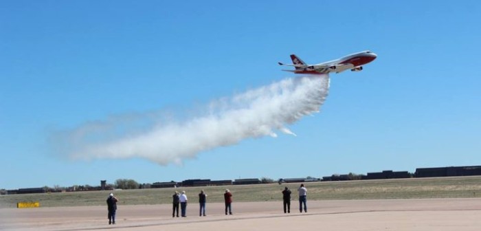 Gobierno acepta ofrecimiento de avión Supertanker para combatir incendios forestales