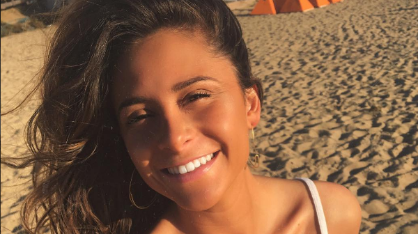 Camila Gallardo se llena de piropos tras compartir imagen en bikini