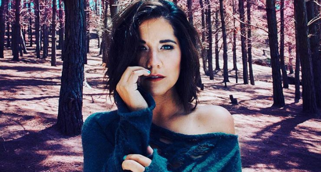 Carolina Soto comparte foto en bikini y se llena de piropos