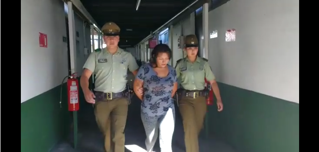 Detienen a mujer que confesó haber asesinado a su hermano en la región Metropolitana