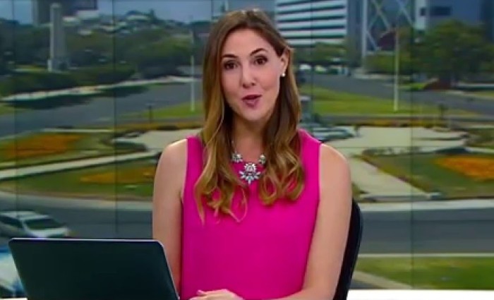 Periodista de Mega protagonizó gracioso 'fail' en vivo