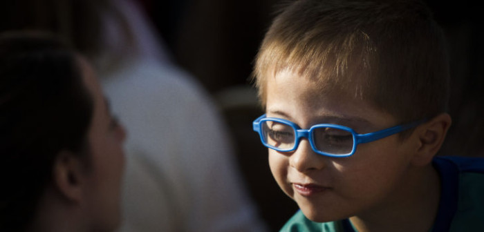 Denuncian discriminación de Isapre Cruz Blanca contra niño con síndrome de down