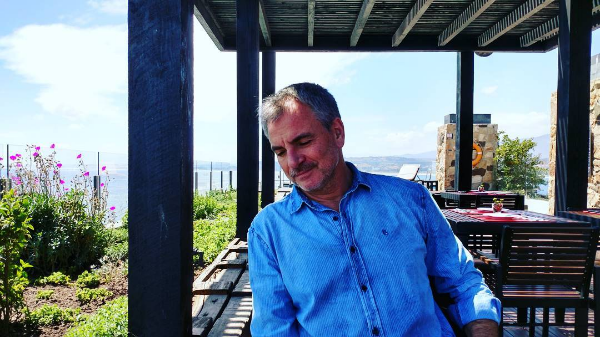 Álvaro Rudolphy enseñó su nuevo look para la próxima nocturna de Mega