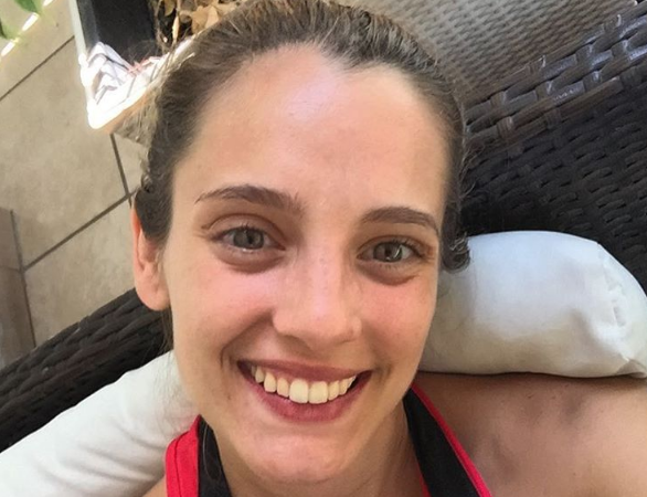 Ex 'BKN' Camila López se luce en bikini a 10 meses de dar a luz