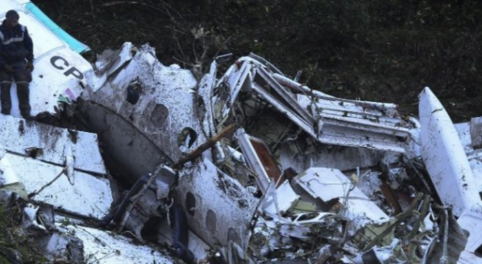 Encuentran camiseta de jugador sobreviviente en tragedia del Chapecoense