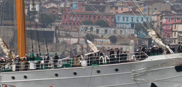 Nuevo escándalo en la Armada: suboficial fotografió a compañera mientras dormía
