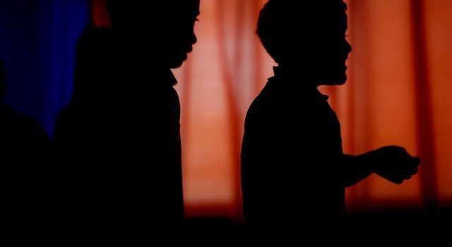 Niño de 13 años fue encontrado golpeado a un costado de municipio de Los Lagos: está grave