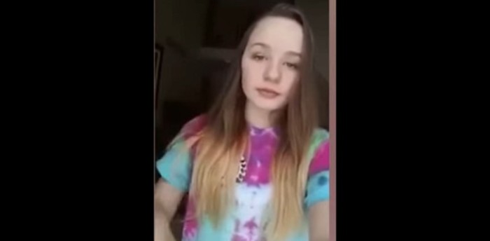 Joven se grabó cantando para YouTube: cuando vio el video quedó paralizada