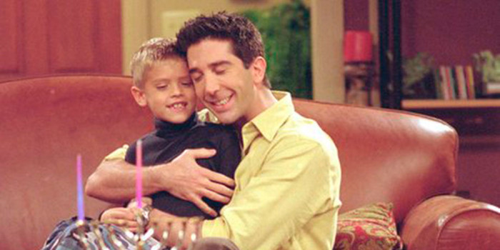 Así luce a sus 24 años el hijo de 'Ross' en Friends: debutó en nueva serie