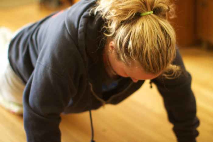 Lo que podrías conseguir si haces 'lagartijas' todos los días durante un mes