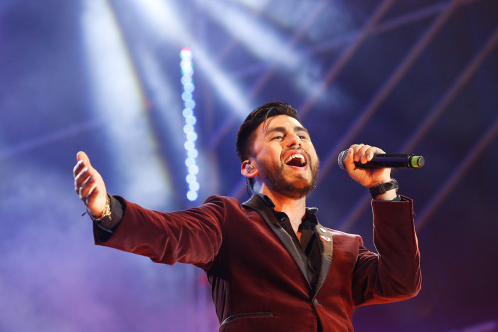 El original micrófono que Kanela de Noche Brujas presentó en el Festival de Talca