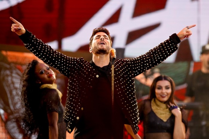 El genial movimiento de Maluma durante su show que pasó desapercibido