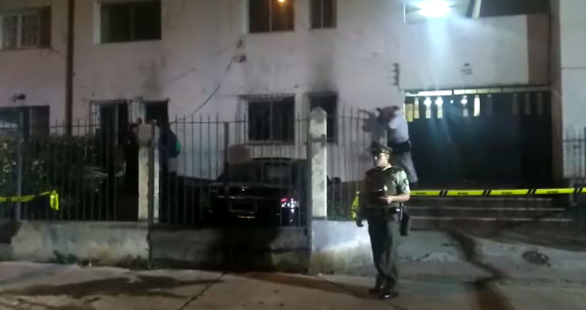 Hombre fue encontrado maniatado con 16 puñaladas en vivienda incendiada en Valparaíso