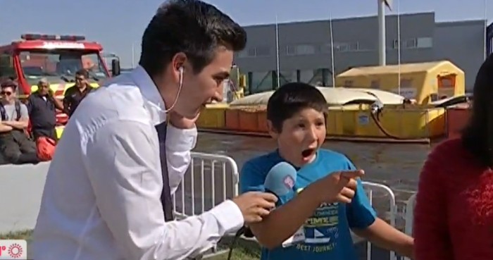 El niño que combatió el fuego en Dichato cumplió su sueño: se subió al SuperTanker